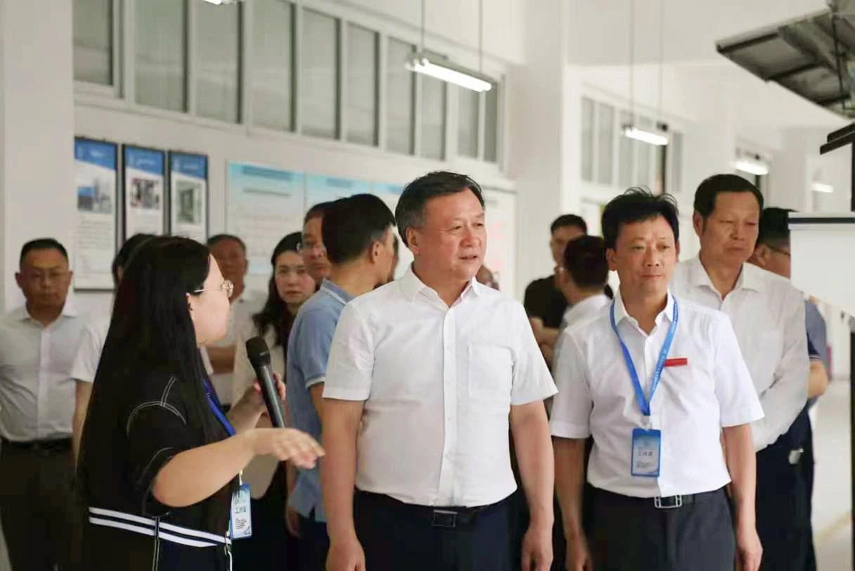 四川政協(xié)報(bào)：省政協(xié)領(lǐng)導(dǎo)率隊(duì)赴德陽調(diào)研
