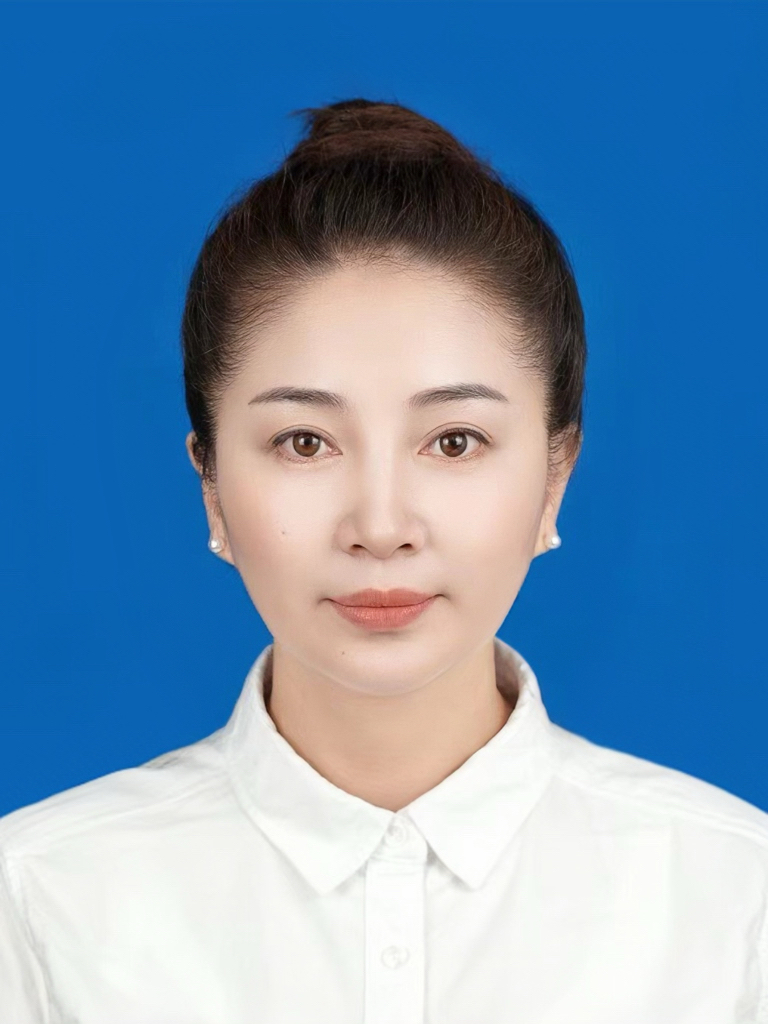 鐘曉蓉證件照.jpg